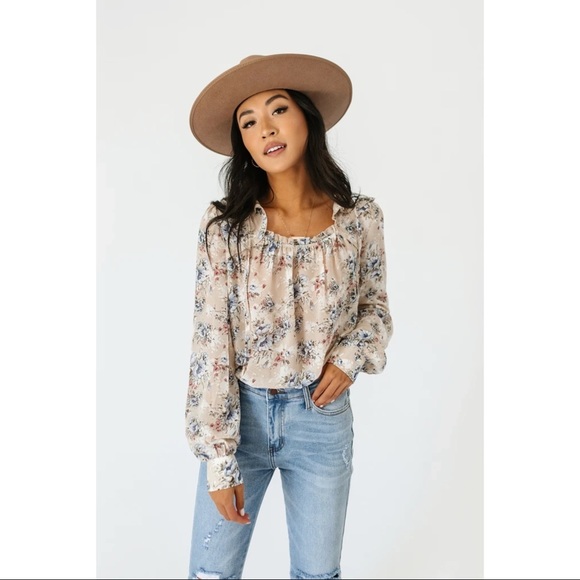 Doe & Rae Tops - NWT wells floral top
